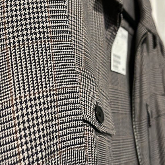 H&M Zippered Shirt - Picture 6 of 6